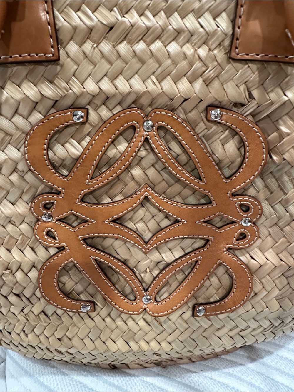 Loewe Anagram Raffia Straw Tote Tan Leather Trim w/ pochette - pink interior - Picture 2 of 14